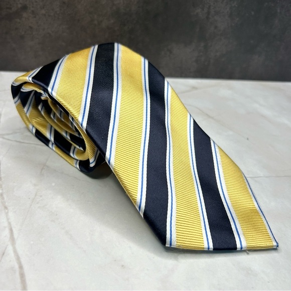 Haggar 60” Polyester Yellow and Black Striped Tie - Picture 1 of 3